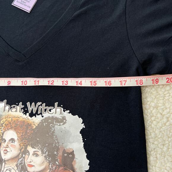 Hocus Pocus "I'm That Witch Black Vinyl Vneck Tee XL - Picture 5 of 7